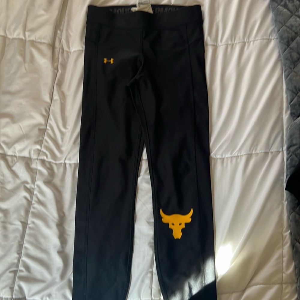 NWOT. Under Armor x Project Rock Leggings size S